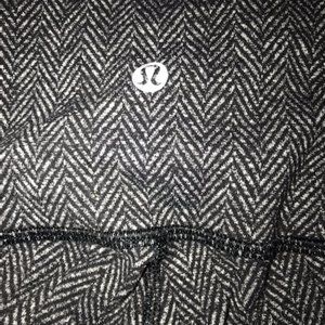 black and white lululemon leggings
